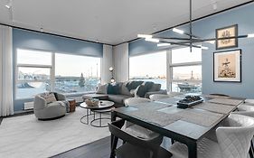 Sunny Central Reykjavik Apartment - Harbour View